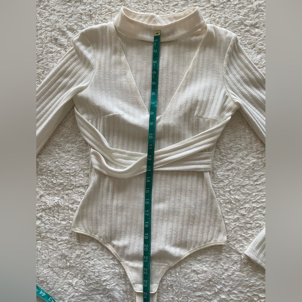 Lavish Alice size small white body suit